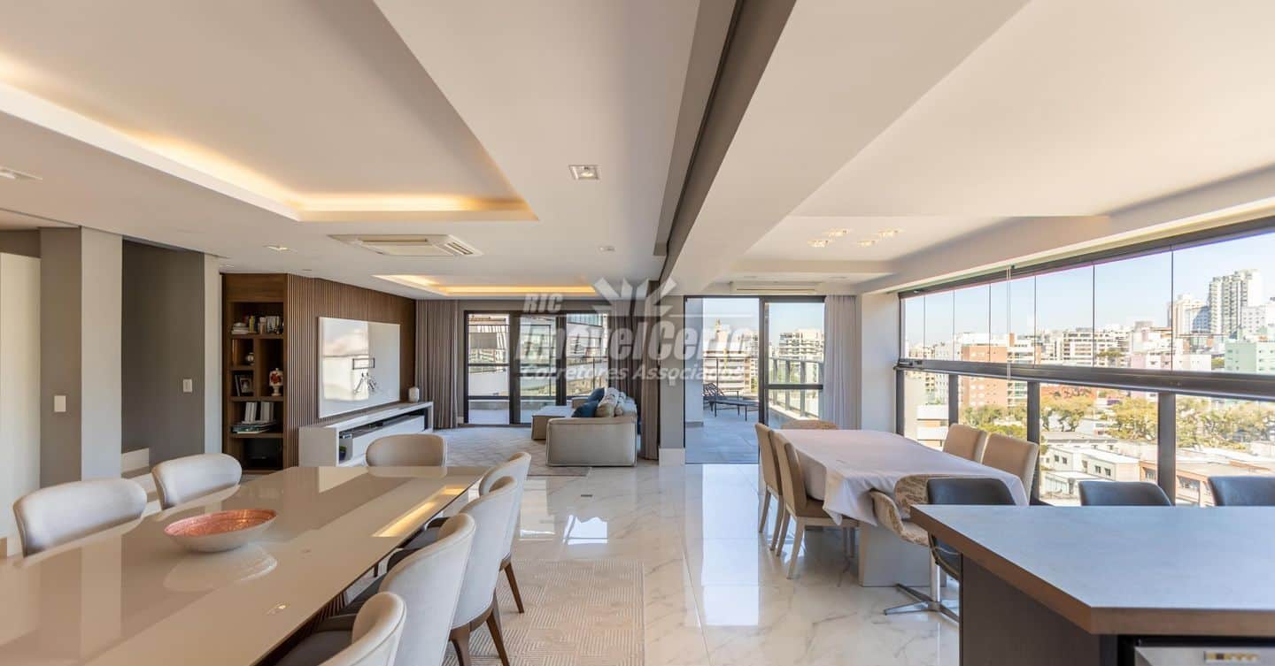 Ático Dúplex de 255 m² con 4 dormitorios, 2 suites y 2 semi-suites en Agua Verde
