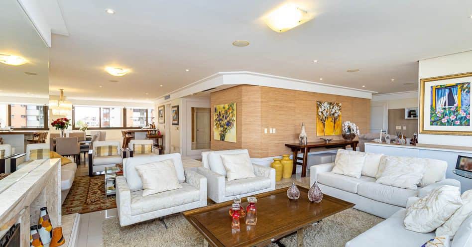 Elegancia y exclusividad en el corazón de Cônego Viana, donde el lujo es hogar