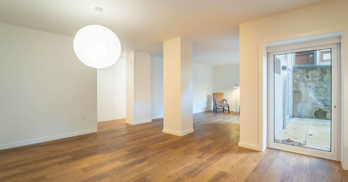 Apartamento T2 Renovado com Terraço Privativo - Foz do Douro