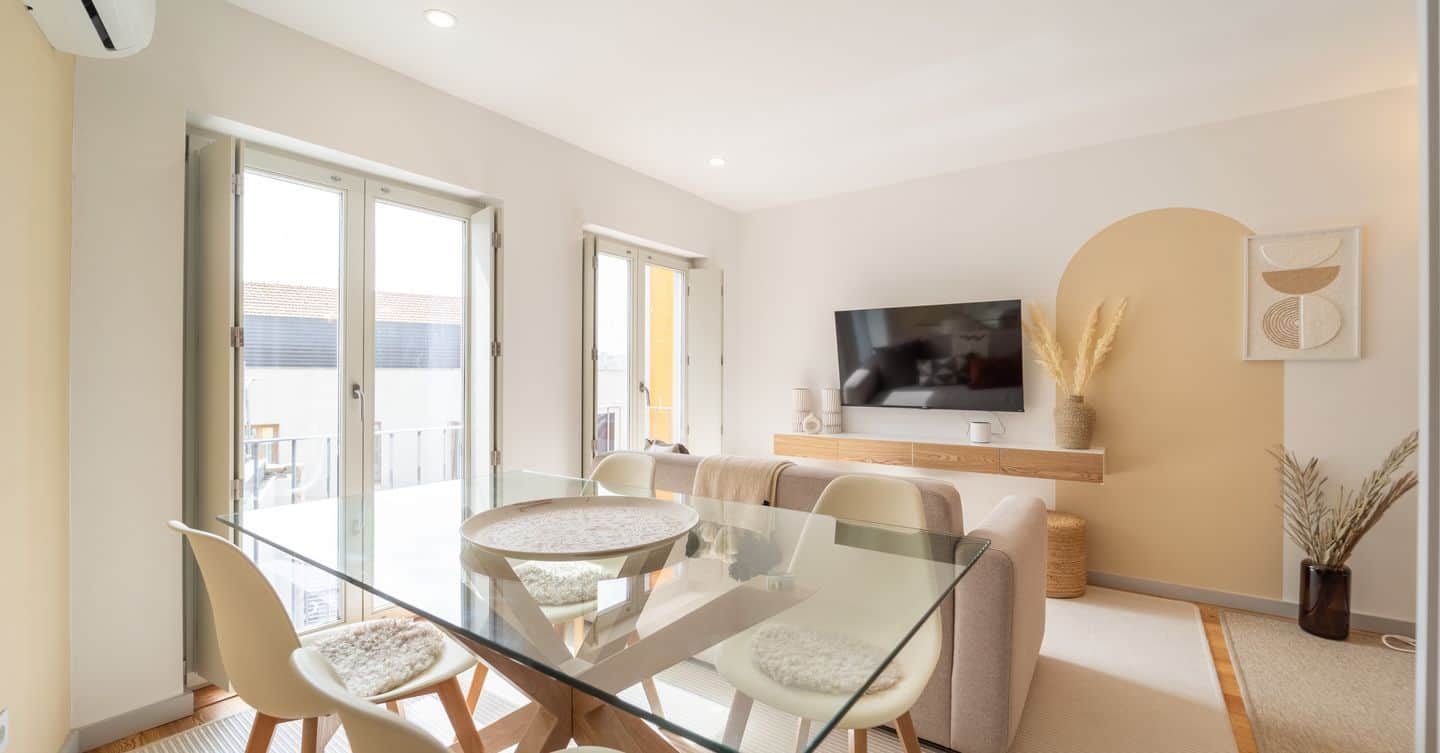 Apartamento Duplex Mobiliado T2 com Varanda e Licença AL na Baixa do Porto