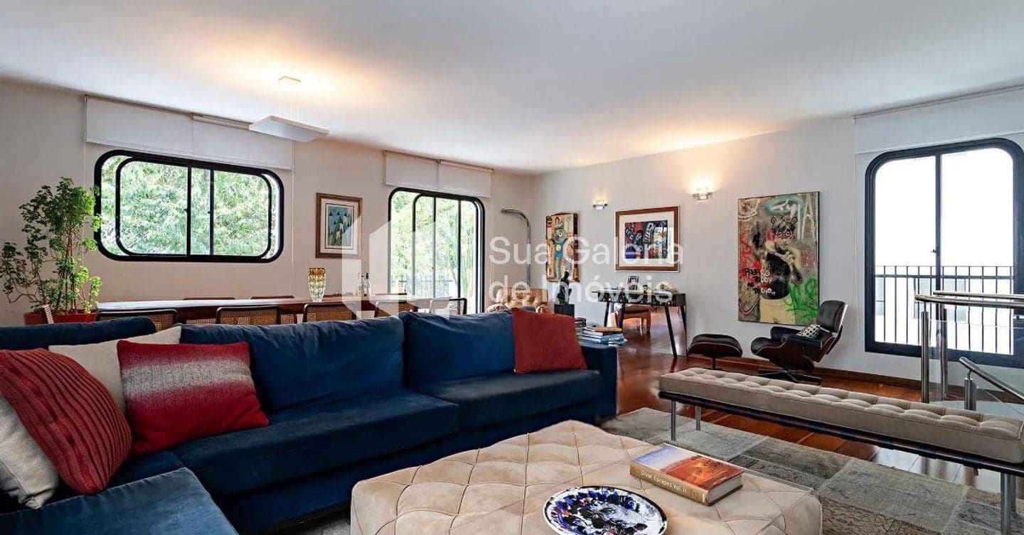 Amplo e Elegante: duplex com 375m², 5 Dormitórios, 4 Suítes e 6 Vagas, localização privilegiada com atmosfera de casa. - Jardins - São Paulo, SP