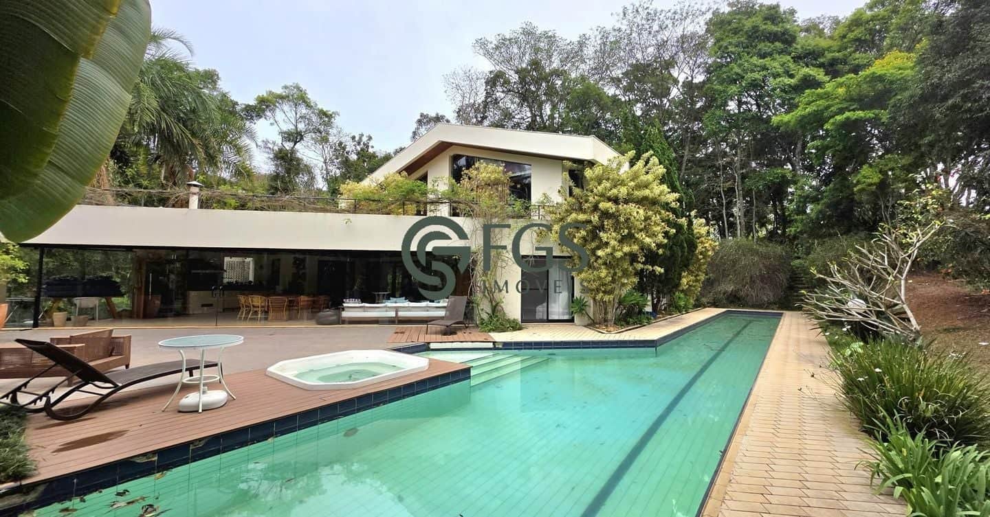 Haus mit 6 Suiten in Wohnanlage am Stausee in Ibiúna
