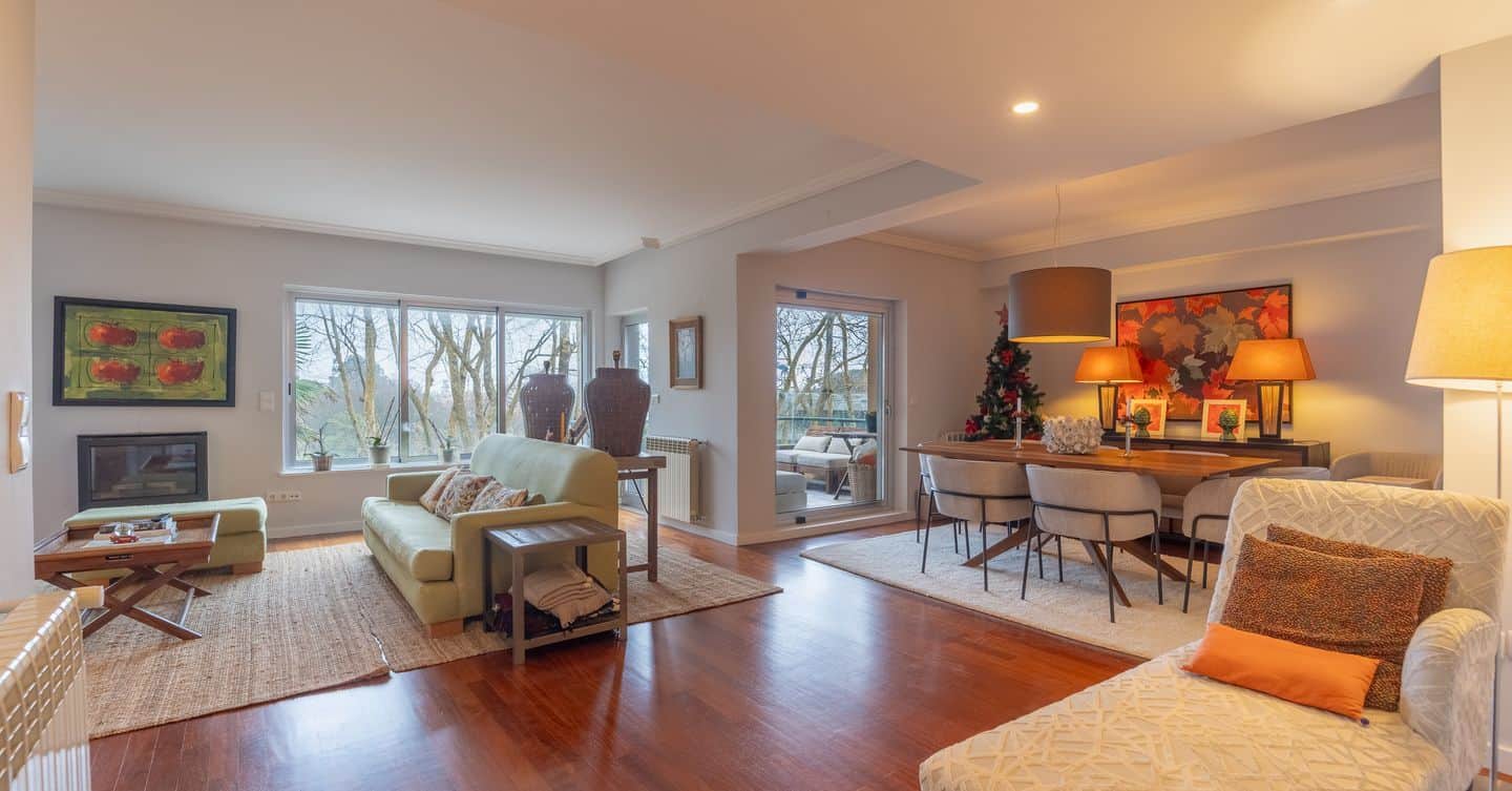 Apartamento 3 quartos com varanda e garagem na Foz do Douro