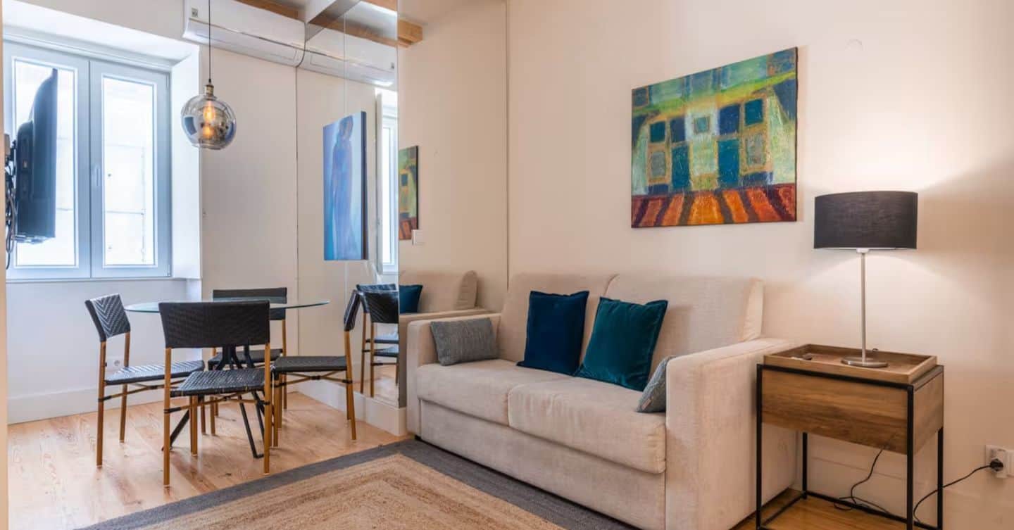 Apartamento dividido em 3 unidades, com licença AL, em Lisboa