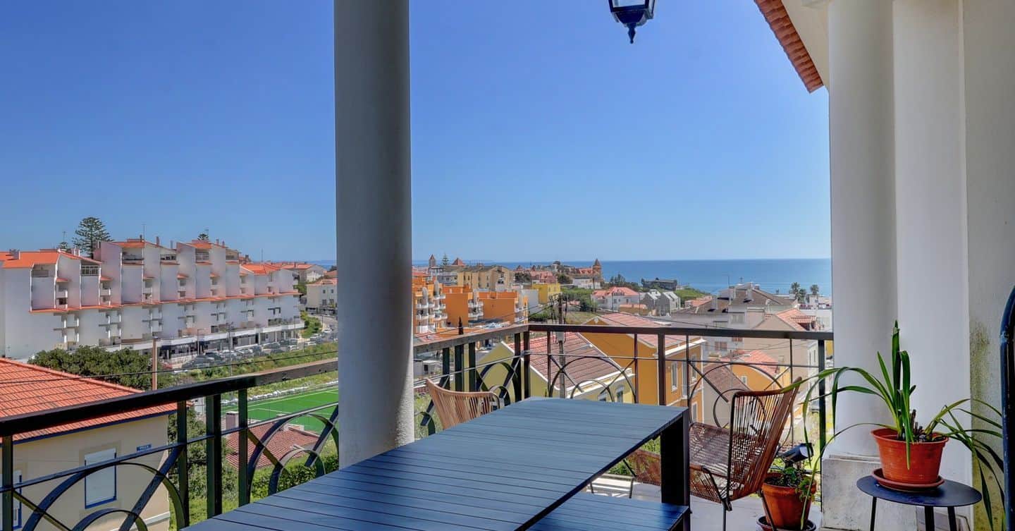 Apartamento duplex T3 + 1 com vista para o mar no Estoril