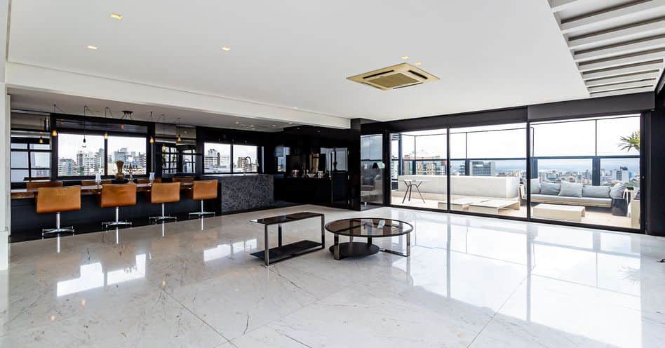 Ático exclusivo que redefine sofisticación y confort en el corazón de Bela Vista