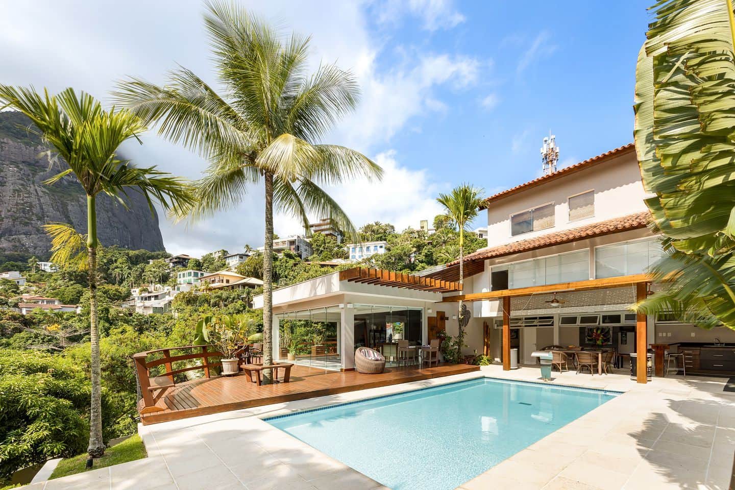 Spectacular Home on a Spacious Lot in Joatinga, Rio de Janeiro!