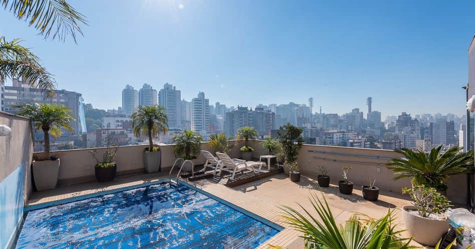Unique Penthouse in Fonte da Saúde: Exclusivity and Sophistication for Full Living
