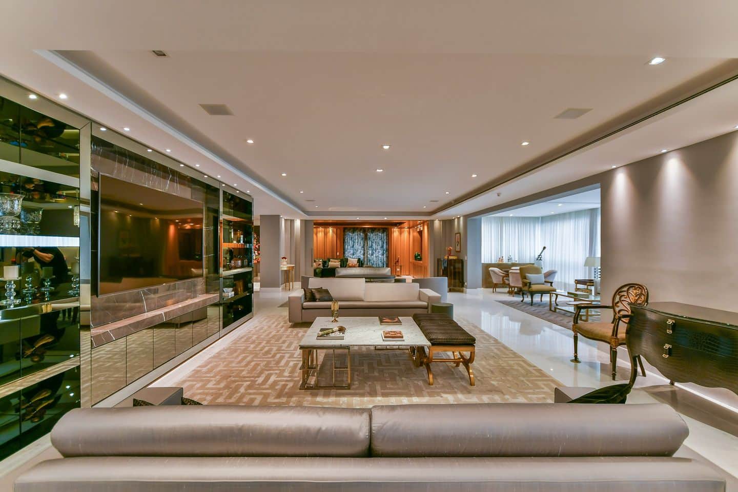 530 m² De Privacidade E Escala Na Vila Nova Conceição 3 Suítes · 7 Vagas · Escritório Com Adega ·