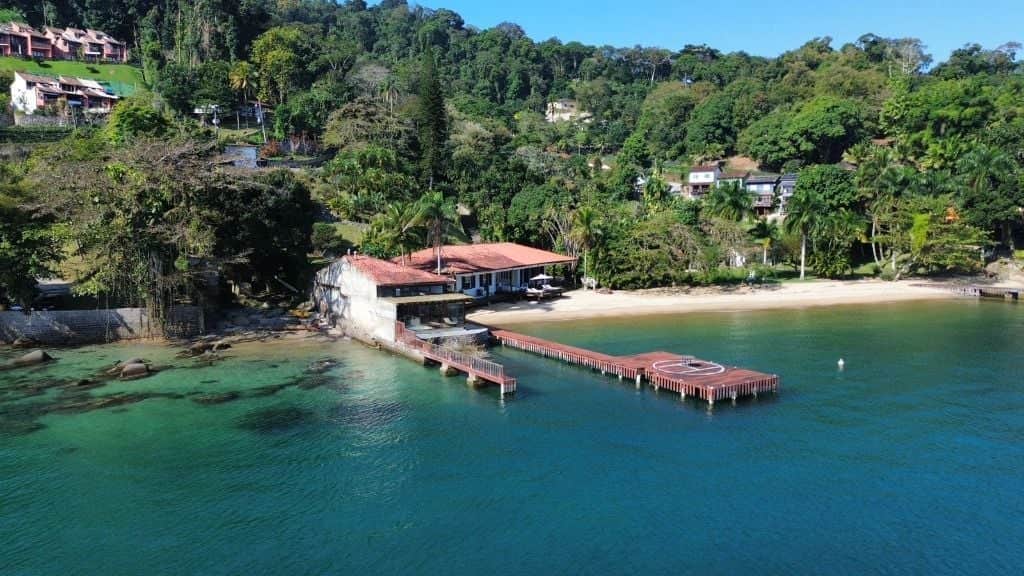 Élégance et exclusivité en bord de mer : votre refuge de luxe à Angra dos Reis