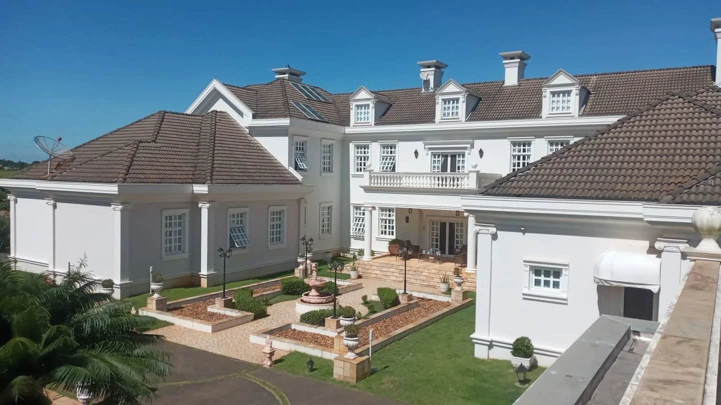 Classic elegance, complete privacy and premium leisure