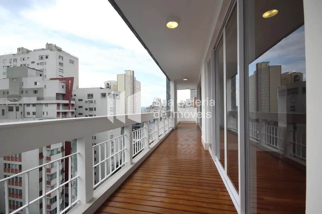 Charme en hauteur – Penthouse rénovée dans une adresse classique de Higienópolis