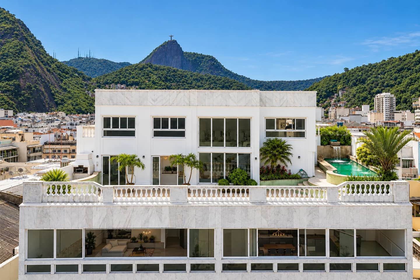 Triplex Vista Panorâmica na Avenida Atlântica - Vizinho do Copacabana Palace