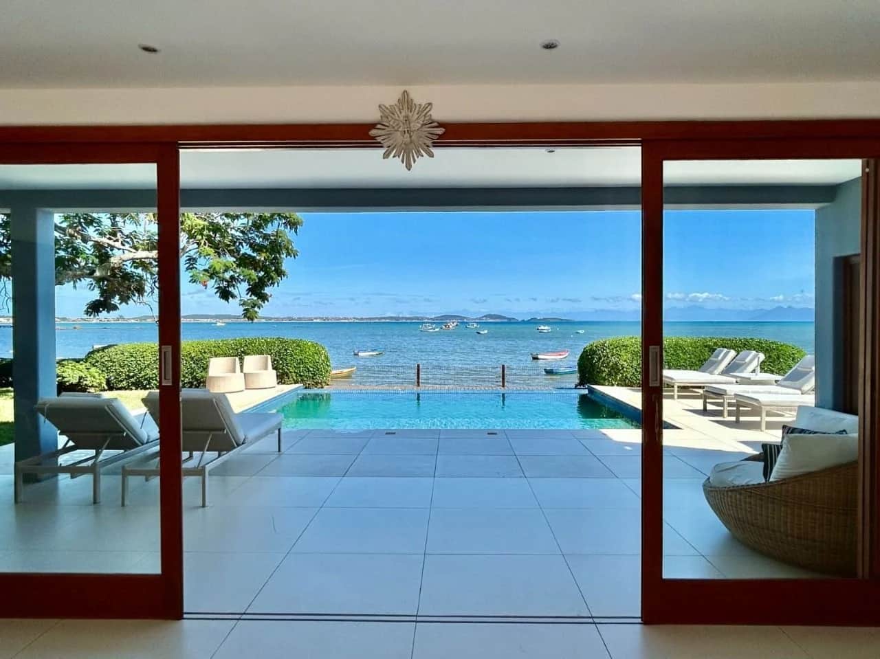 Onde Búzios desacelera: sua casa de frente para o mar de Manguinhos