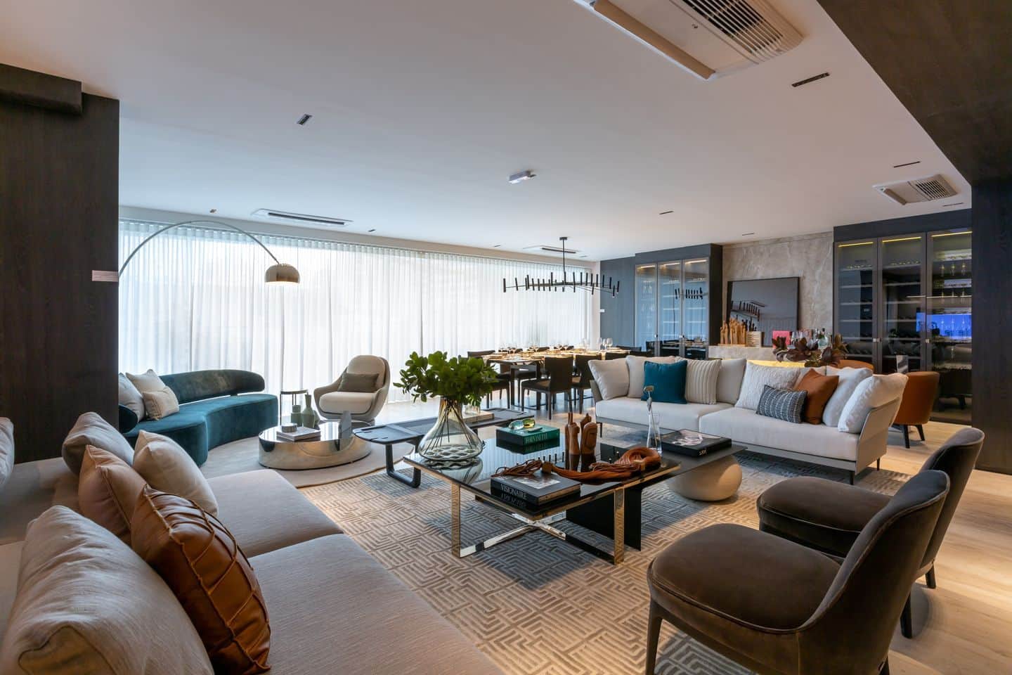 Contemporary Exclusivity in the Heart of Paraíso