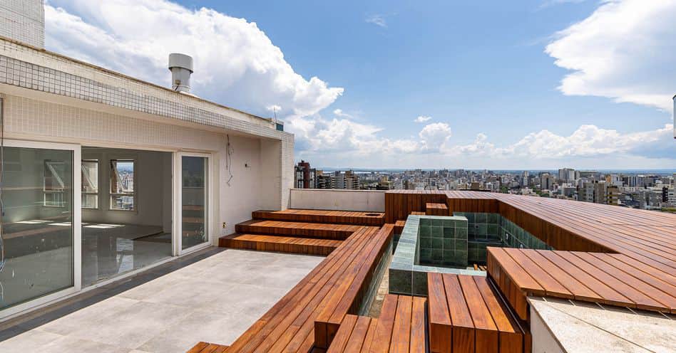 Ático exclusivo en el corazón de Bela Vista: lujo, confort y vistas incomparables