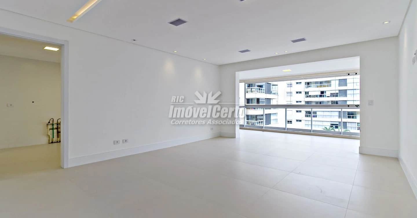 Apartamento de 189 m² con 3 suites, 3 plazas de garaje y amplia zona gourmet en Agua Verde, Curitiba